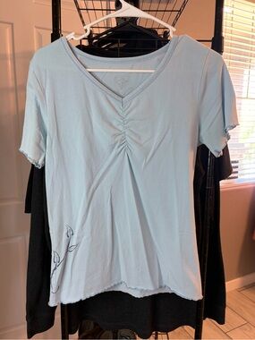 Kuhl Pale Blue Ruched V-Neck Short Sleeve Tee